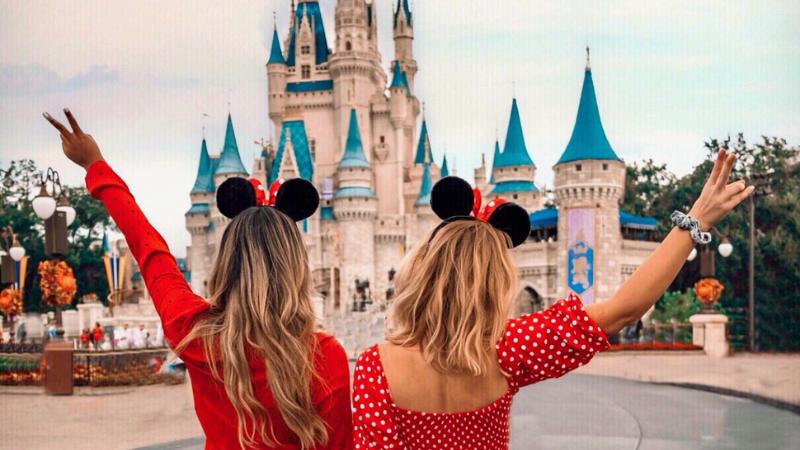 Girls' Glamorous Disney Getaway Image
